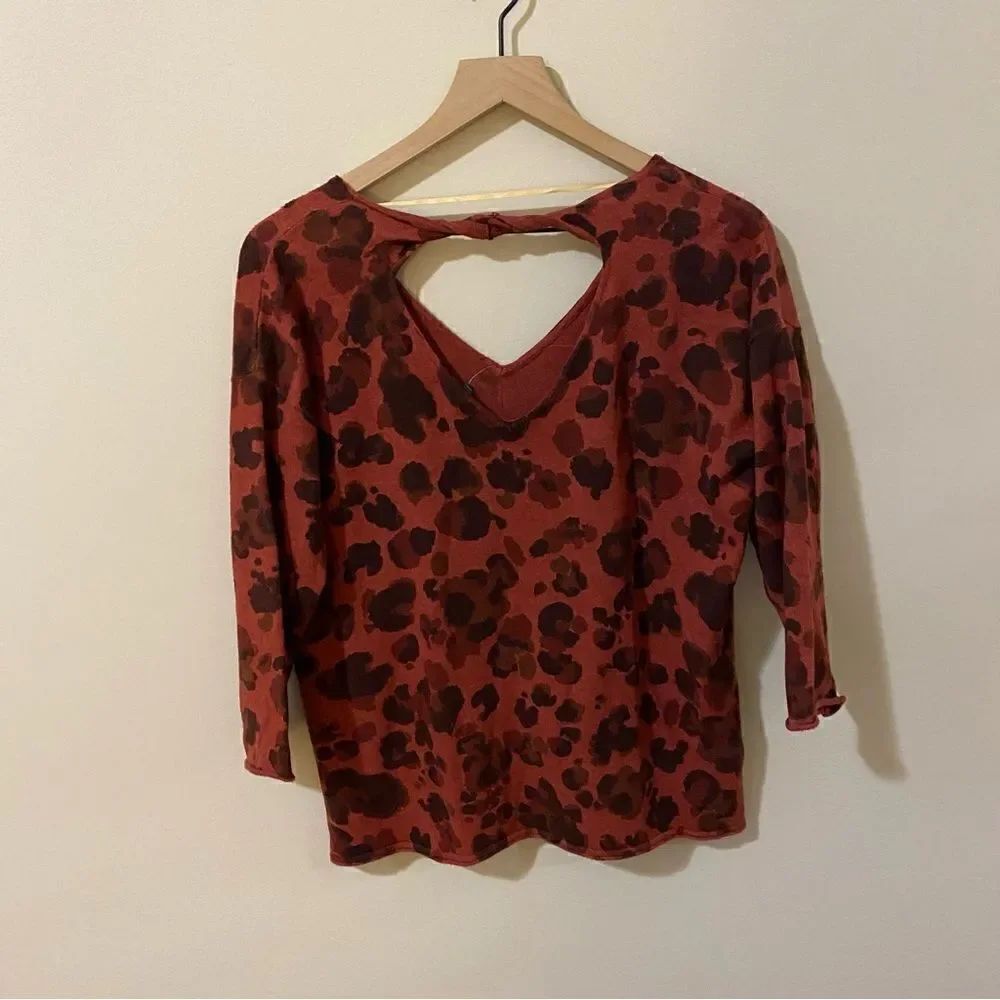 Democracy Cutout Back Leopard Sweater - Picture 4 of 8